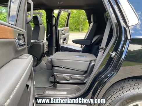 Used 2025 GMC Yukon Denali AWD/4WD image 41
