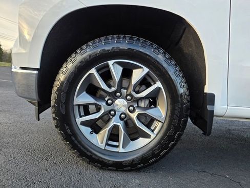 Used 2022 Chevrolet Silverado 1500 LT image 9