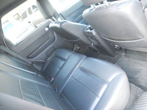 Used 2010 Ford Escape Limited AWD/4WD image 17