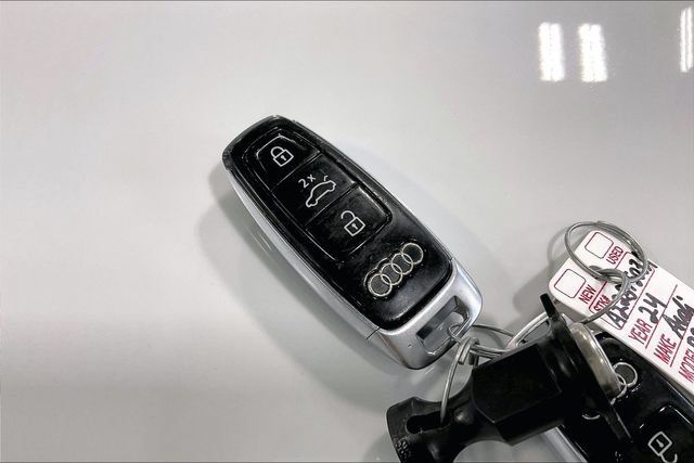 Certified 2024 Audi RS Q8 AWD/4WD image 11