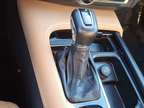 Used 2018 Volvo V90 T5 Cross Country w/ Convenience Package image 16