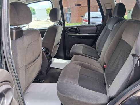 Used 2008 Chevrolet TrailBlazer LT w/ Sun And Sound Package RWD image 10
