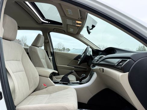 Used 2014 Honda Accord EX image 26