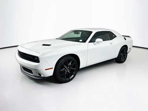 Used 2022 Dodge Challenger SXT w/ Plus Package RWD image 3
