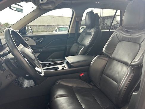 Used 2023 Lincoln Aviator Reserve w/ Equipment Group 201A AWD/4WD image 10