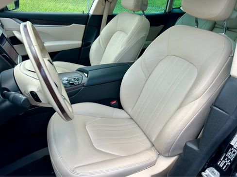Used 2022 Maserati Levante GT AWD/4WD image 12