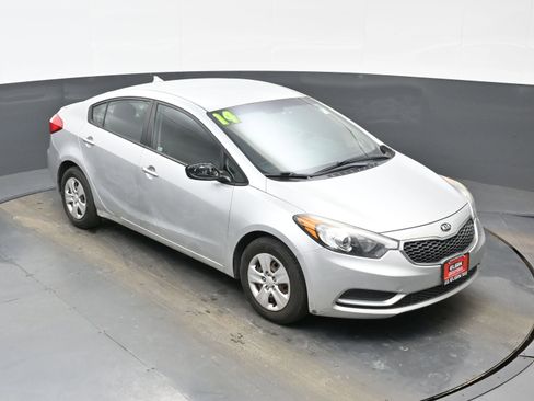 Used 2014 Kia Forte LX image 34