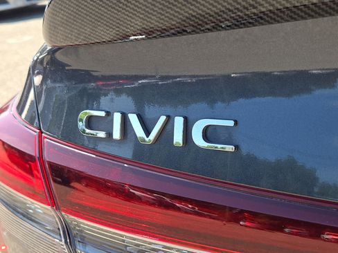 Used 2025 Honda Civic Sport image 30