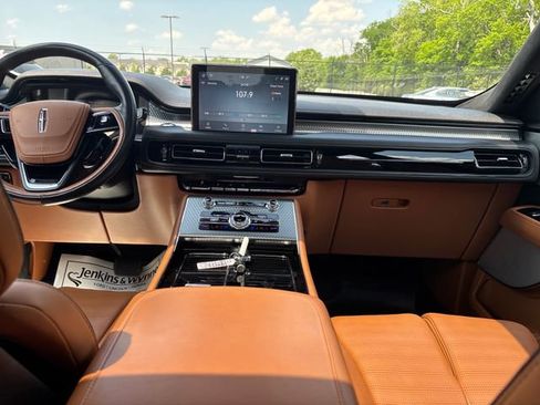 Certified 2020 Lincoln Aviator Black Label w/ Dynamic Handling Package AWD/4WD image 10