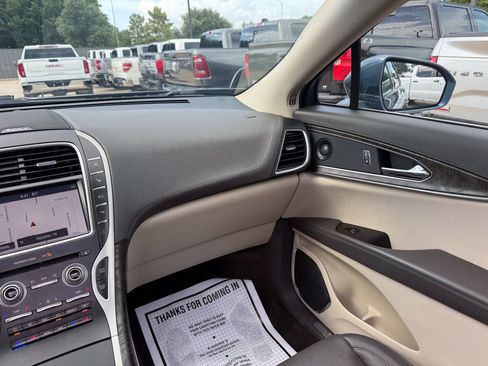 Used 2019 Lincoln Nautilus Reserve FWD image 20