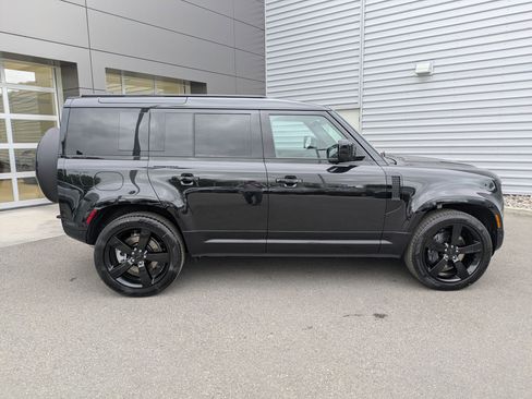 New 2026 Land Rover Defender 110 X-Dynamic SE AWD/4WD image 4