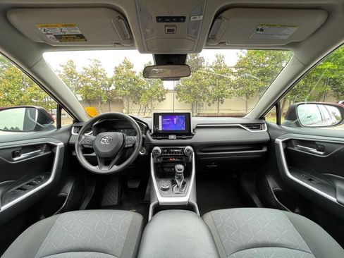 Used 2025 Toyota RAV4 XLE AWD/4WD image 29