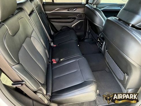 New 2025 Jeep Grand Cherokee Overland w/ Adv Protech Group III AWD/4WD image 13