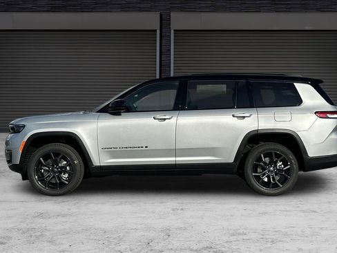New 2025 Jeep Grand Cherokee L Limited w/ Trailer Tow Package image 7