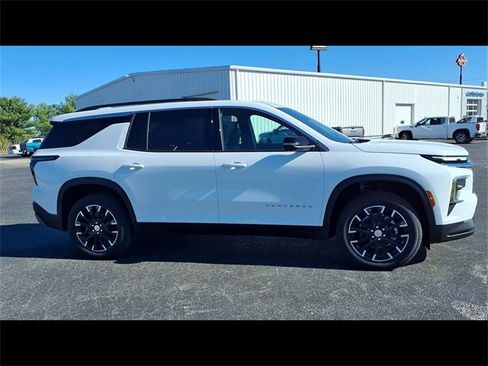 New 2026 Chevrolet Traverse LT w/ Sun and Wheel Package image 9