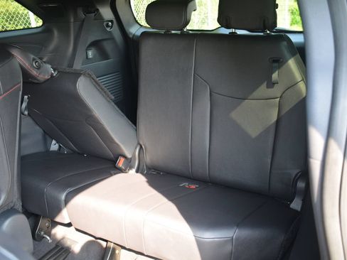 Used 2026 Toyota Sienna XSE AWD/4WD image 23
