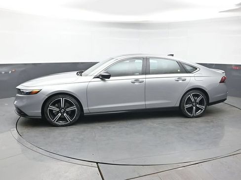 Used 2024 Honda Accord Sport image 2