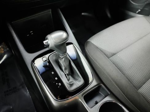 Used 2017 Kia Forte LX image 24