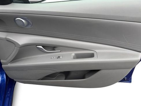 Used 2023 Hyundai Elantra SEL FWD image 18