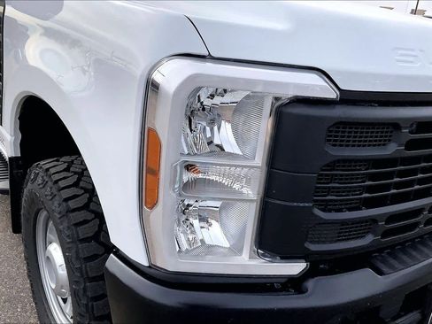 New 2026 Ford F250 XL w/ XL Off-Road Package AWD/4WD image 13