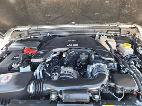 Used 2019 Jeep Wrangler Sport AWD/4WD image 36