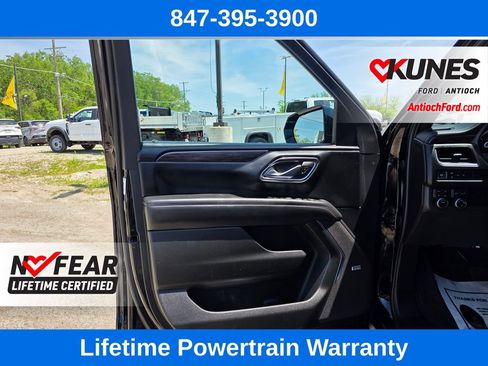Used 2023 Chevrolet Suburban LT AWD/4WD image 18