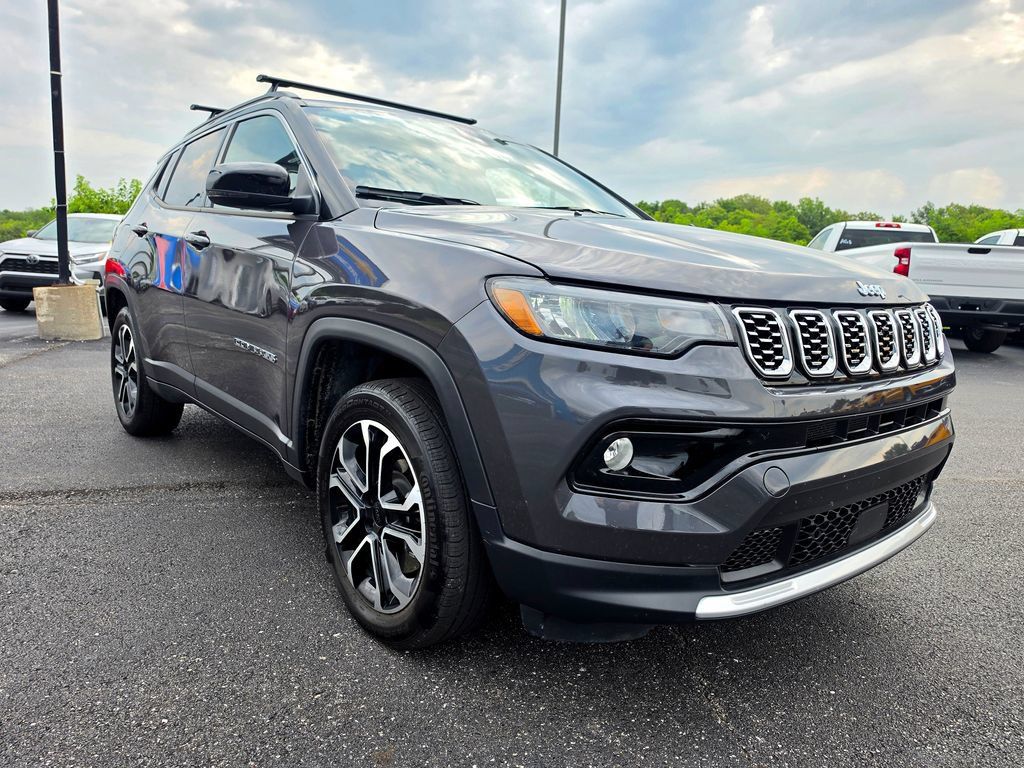 Used 2024 Jeep Compass Limited AWD/4WD image 10