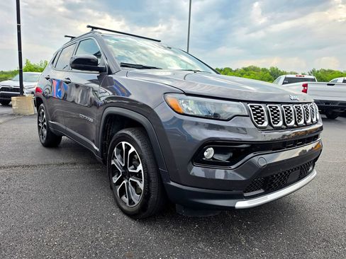 Used 2024 Jeep Compass Limited AWD/4WD image 10