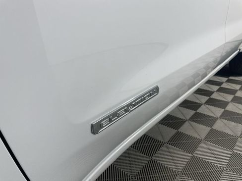 Used 2023 GMC Sierra 1500 Elevation image 32