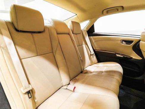 Used 2014 Toyota Avalon Limited FWD image 33