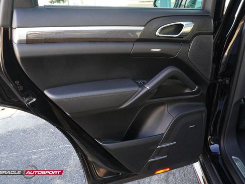 Used 2014 Porsche Cayenne Turbo image 22