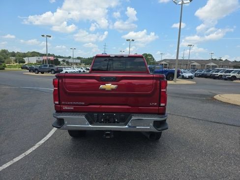 Used 2025 Chevrolet Silverado 2500 LTZ w/ LTZ Premium Package AWD/4WD image 4
