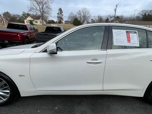 Used 2019 INFINITI Q50 Luxe w/ Essential Package (3.0T Luxe) image 3