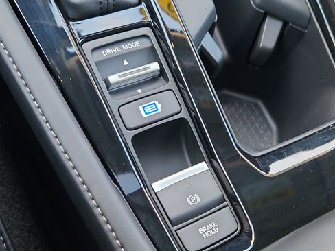 Used 2023 Honda Accord Touring image 11