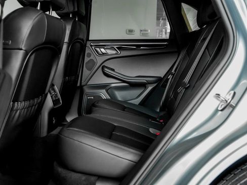 New 2026 Porsche Macan image 23