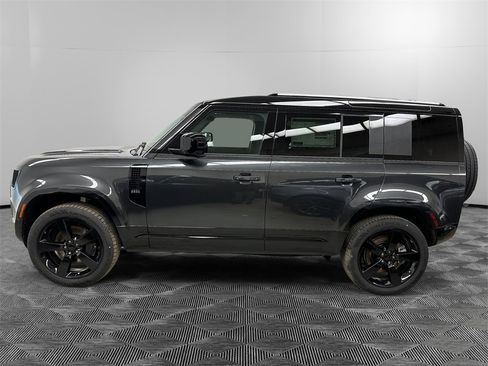 New 2026 Land Rover Defender 110 X-Dynamic SE image 2