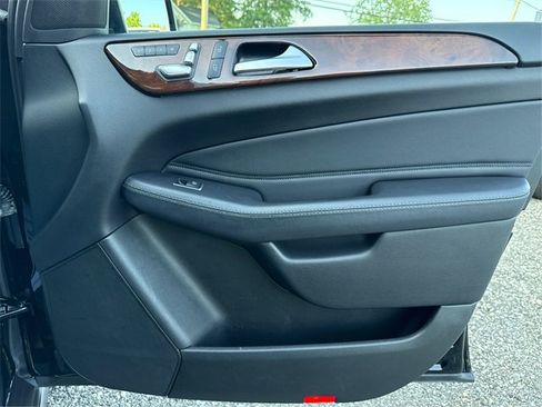 Used 2018 Mercedes-Benz GLS 450 4MATIC image 24