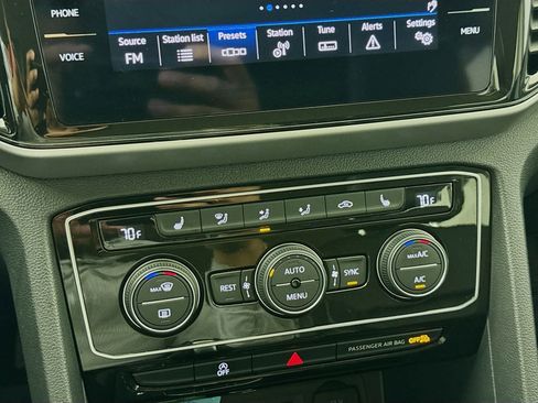 Used 2023 Volkswagen Atlas SE image 16