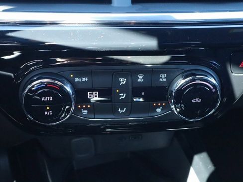 New 2026 Chevrolet Trax RS w/ Sunroof Package image 7