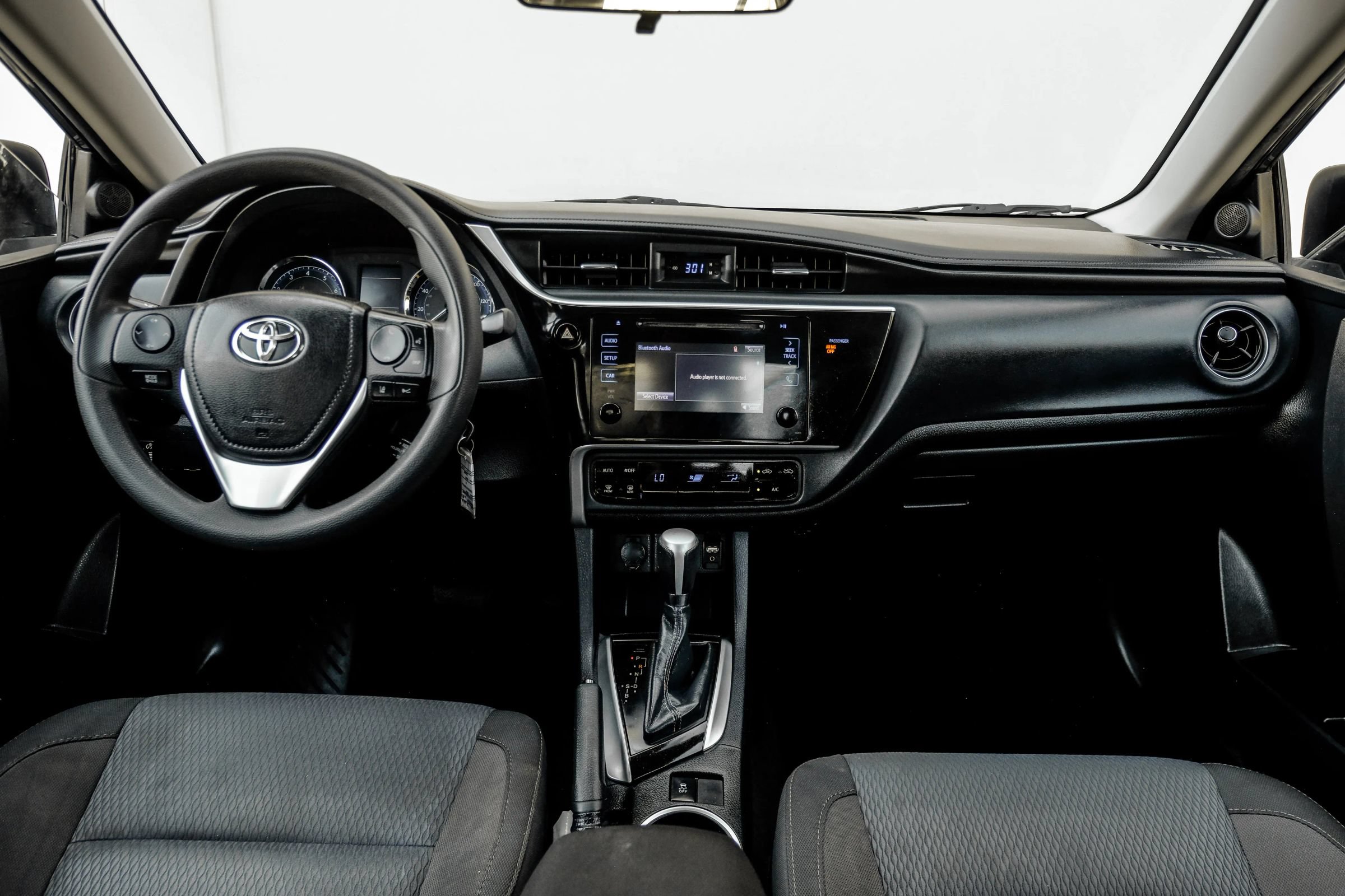 Used 2018 Toyota Corolla LE FWD image 21