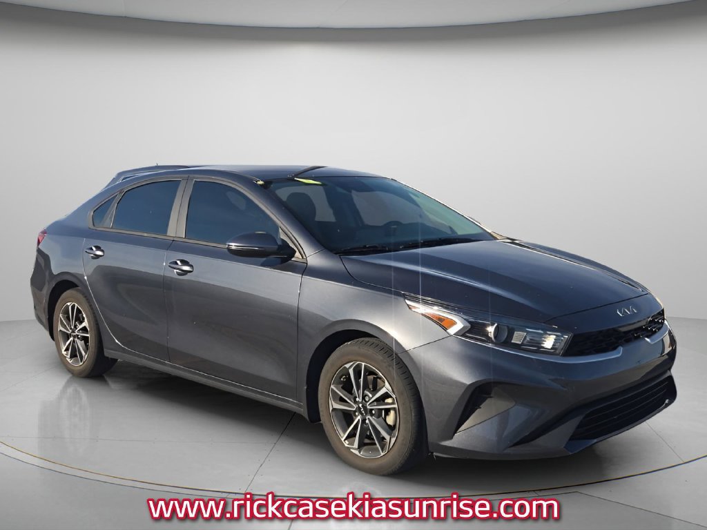 Used 2023 Kia Forte LXS w/ LXS Technology Package FWD image 4