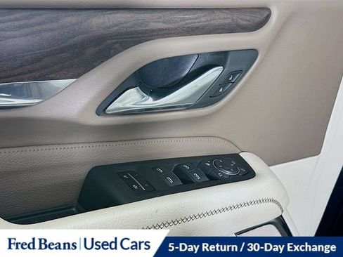 Used 2023 GMC Yukon XL Denali AWD/4WD image 24