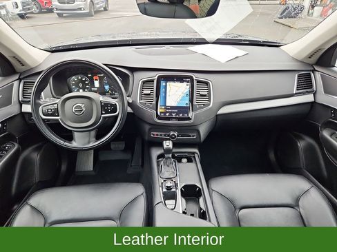 Used 2022 Volvo XC90 T5 Momentum w/ Climate Package image 9