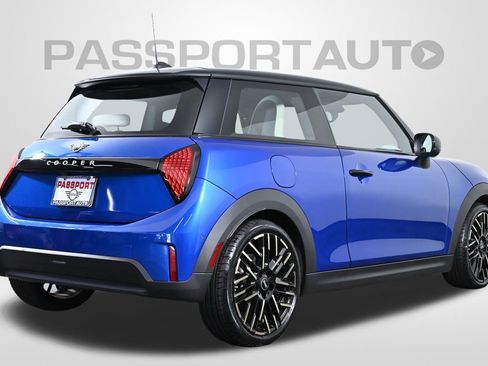 Certified 2025 MINI Cooper 2-Door Hardtop image 10