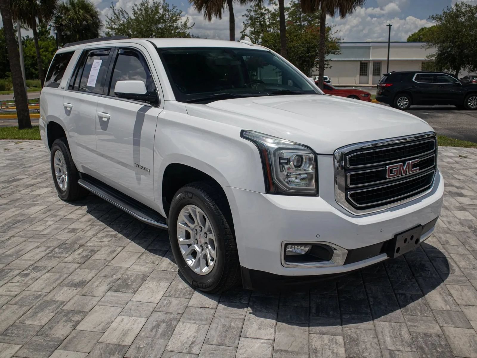 Used 2020 GMC Yukon SLE AWD/4WD image 1