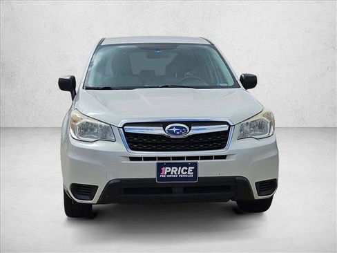 Used 2016 Subaru Forester 2.5i AWD/4WD image 2