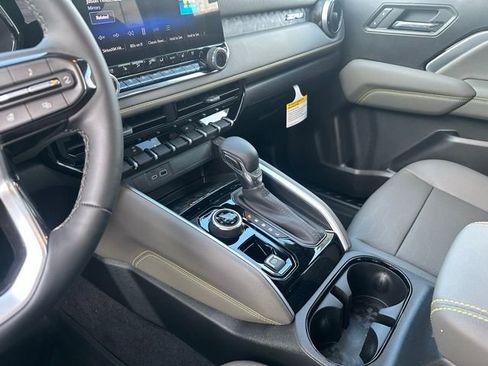 New 2026 Chevrolet Colorado ZR2 w/ Technology Package AWD/4WD image 11