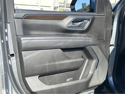 Certified 2022 GMC Yukon XL SLE w/ Gmc Pro Safety Plus Package image 7