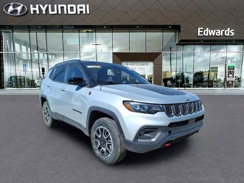 Used 2024 Jeep Compass Trailhawk image 7