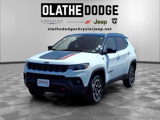 Used 2025 Jeep Compass Trailhawk AWD/4WD video 1